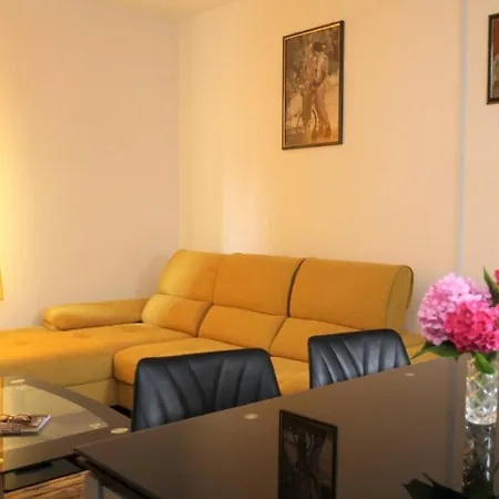 Mantenjin Apartment *